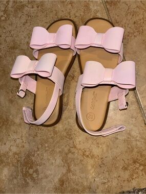 Cat & Jack Pink Bow Girls Sandals